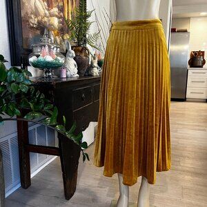 Velvet Skirt pleated side zip lightweight midi in length